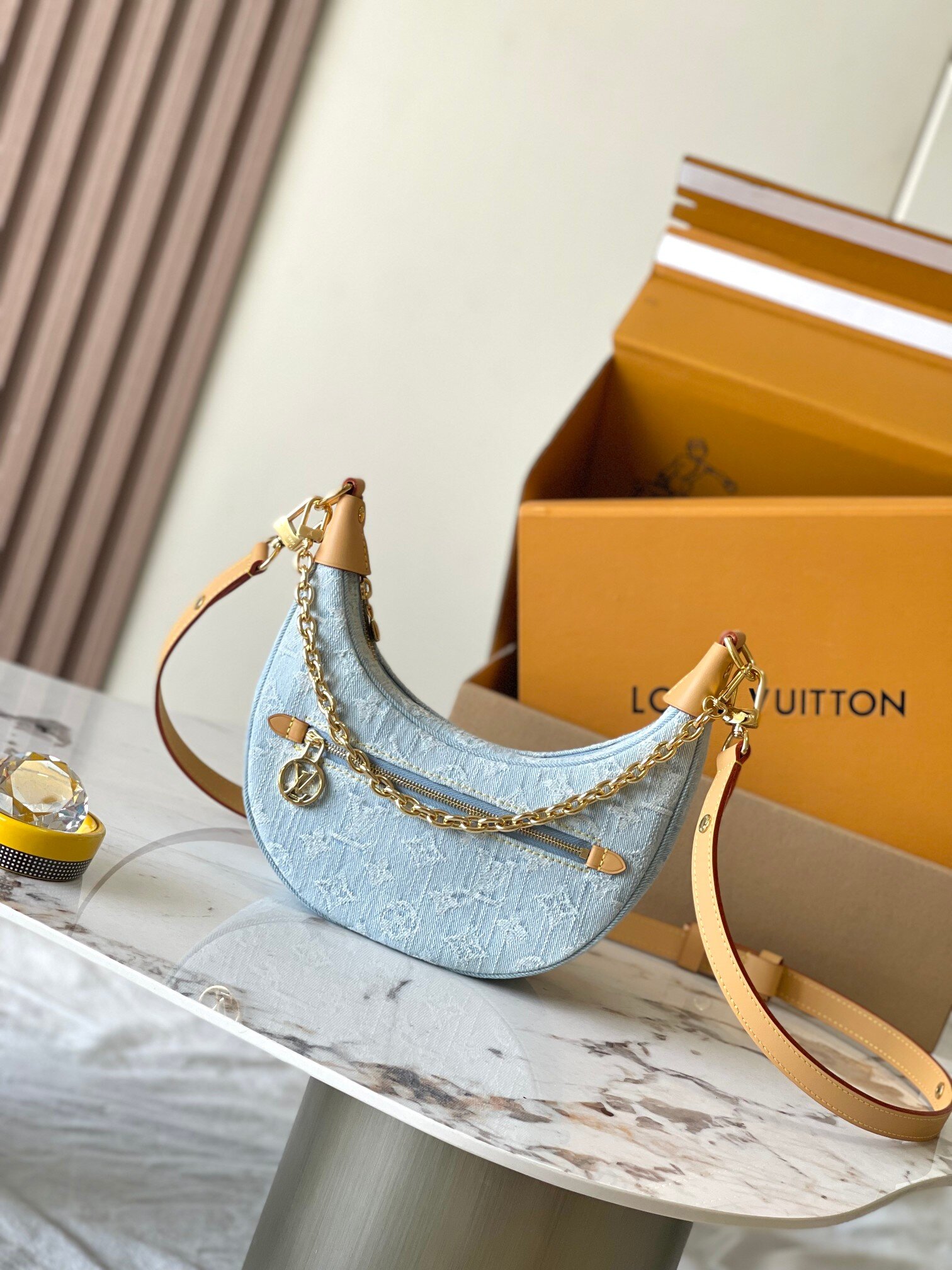 LV M24846